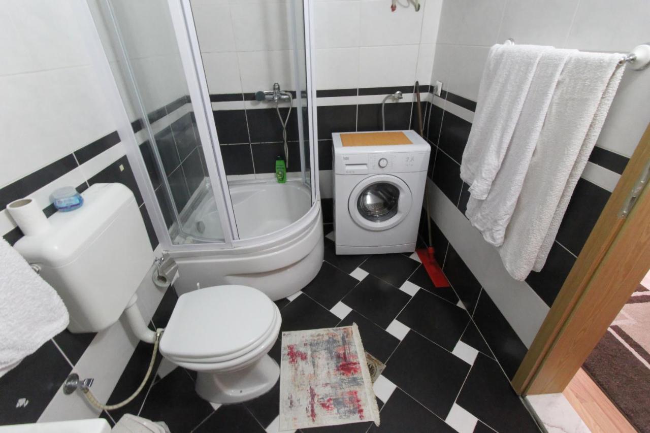 Kasumi Apartment Prishtine Bagian luar foto