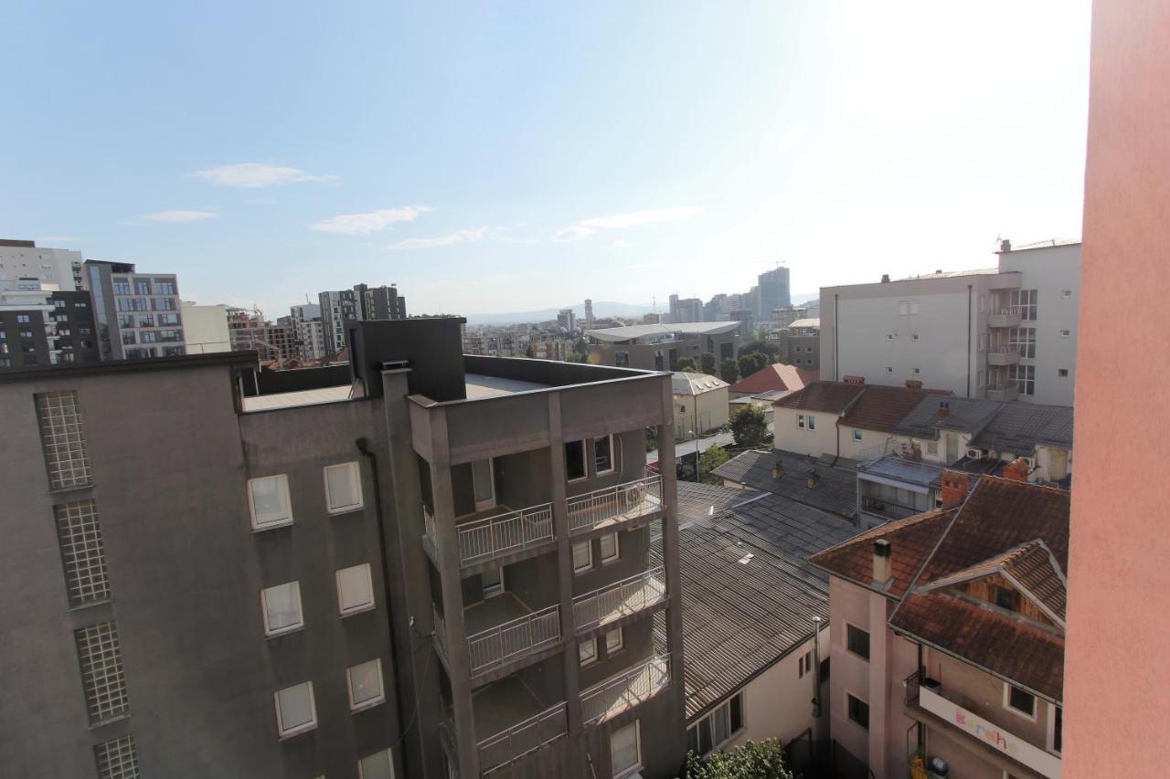 Kasumi Apartment Prishtine Bagian luar foto
