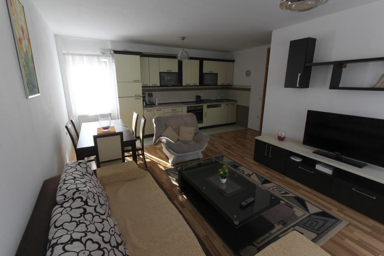 Kasumi Apartment Prishtine Bagian luar foto