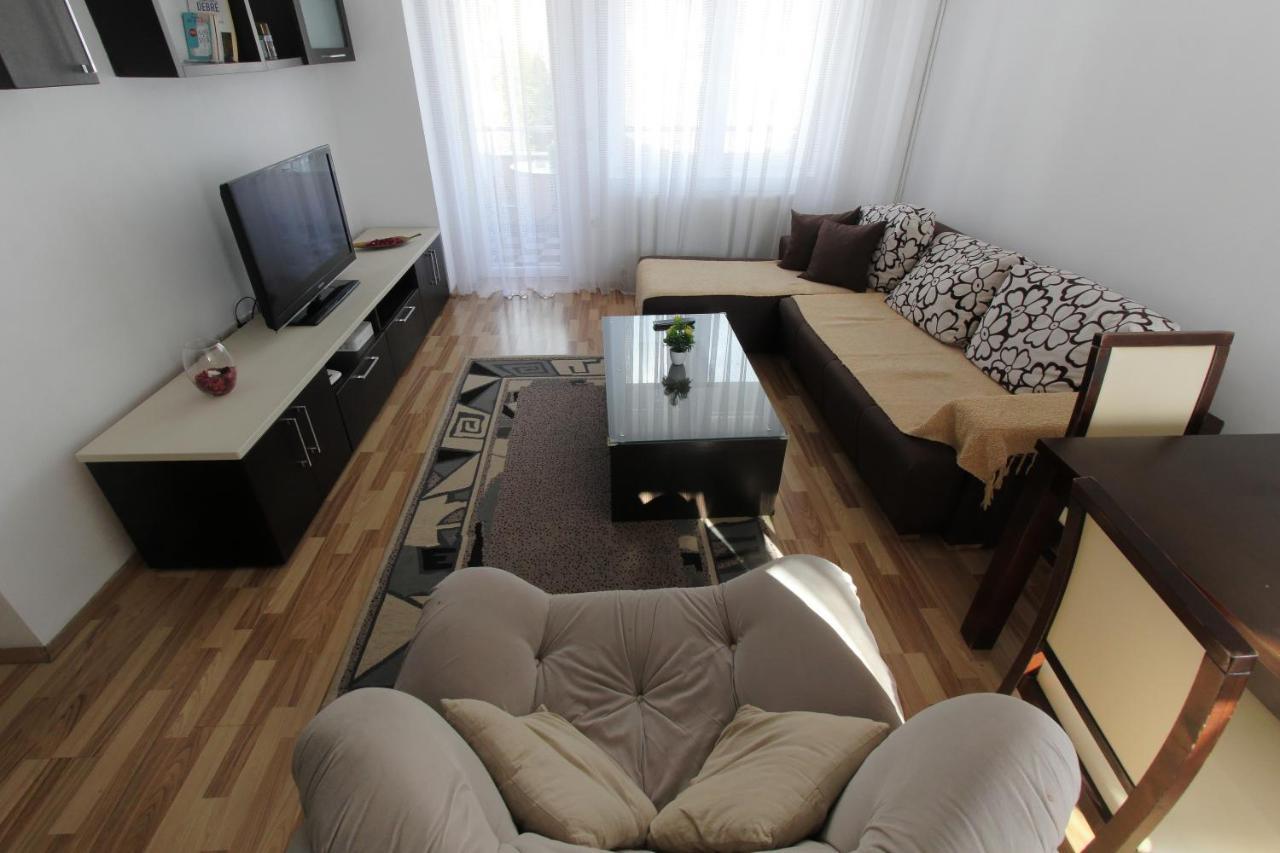 Kasumi Apartment Prishtine Bagian luar foto